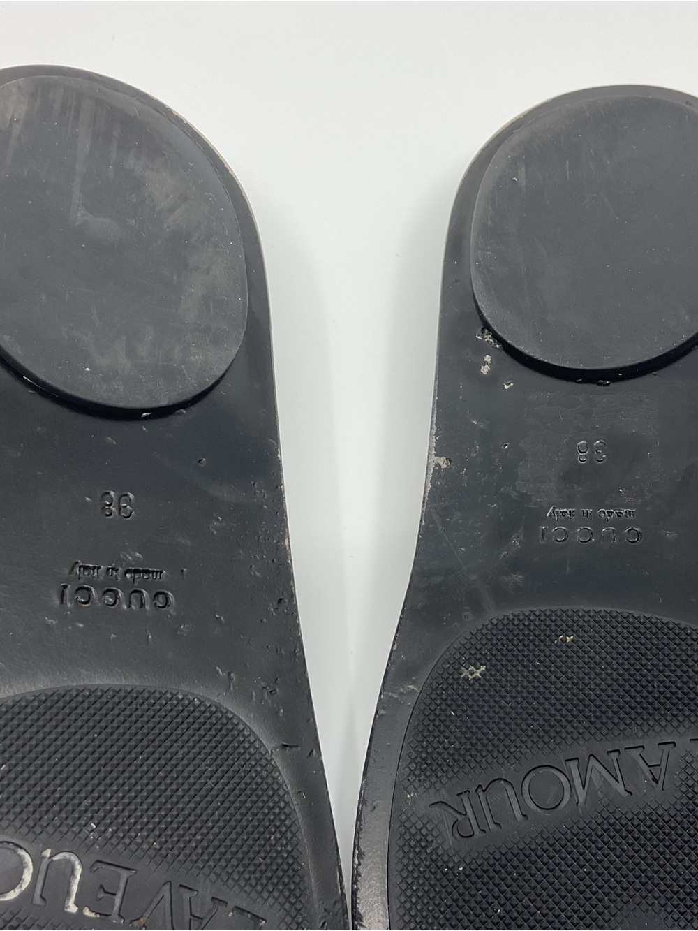 Gucci Cream Leather Thong Sandals with Gold Double G - Picture 13 of 15